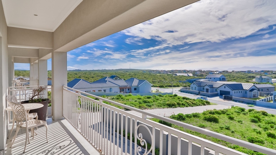 6 Bedroom Property for Sale in Kleinbaai Western Cape